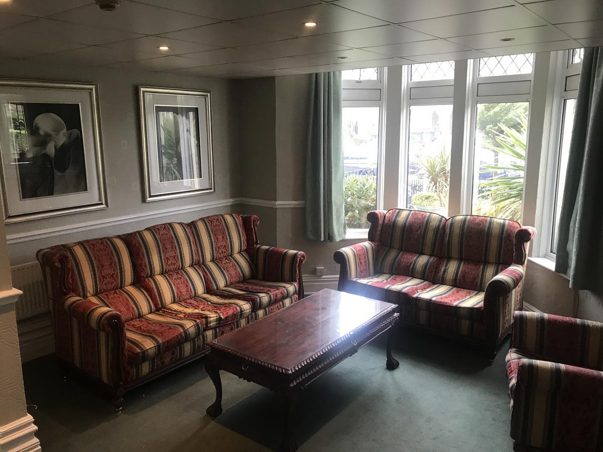 Oyo Maggie Jones Guest House Cardiff Ngoại thất bức ảnh