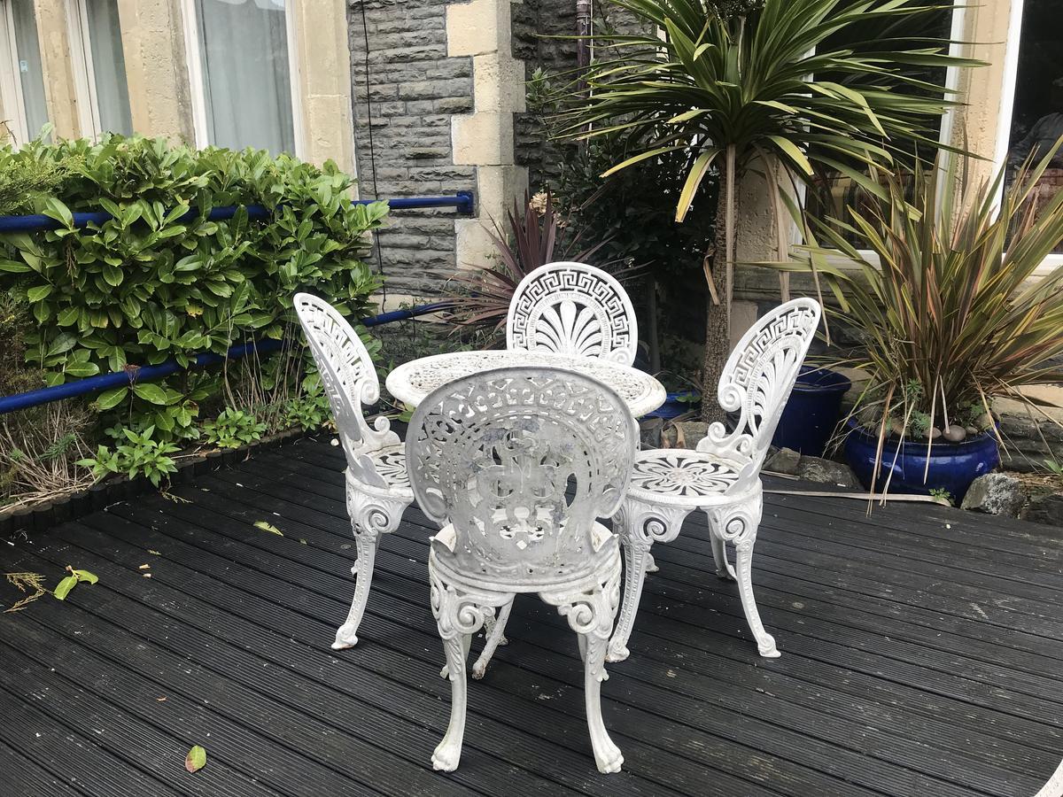 Oyo Maggie Jones Guest House Cardiff Ngoại thất bức ảnh